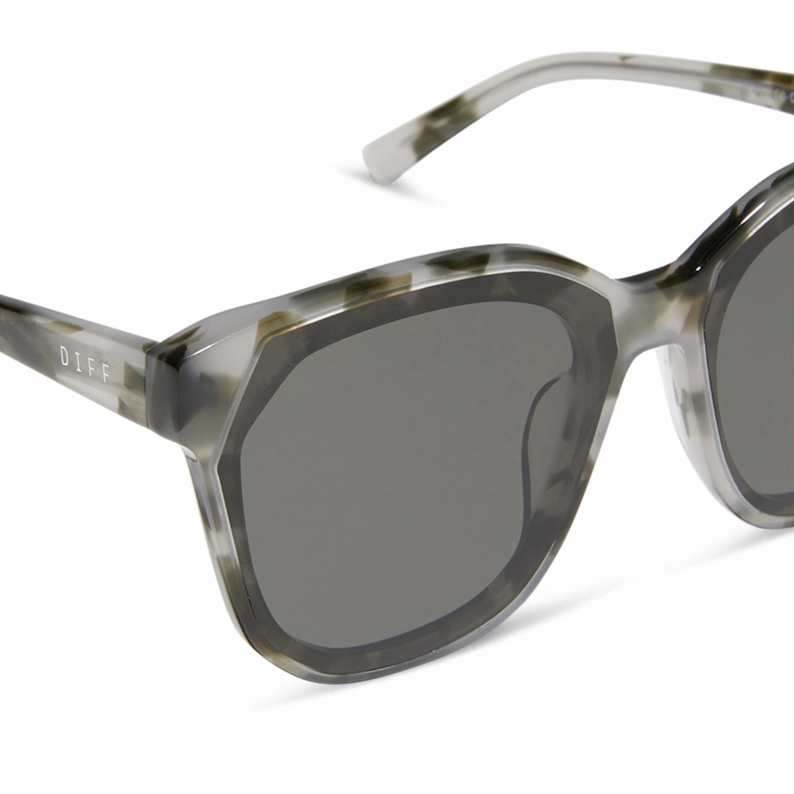 GIA - KOMBU   GREY SUNGLASSES