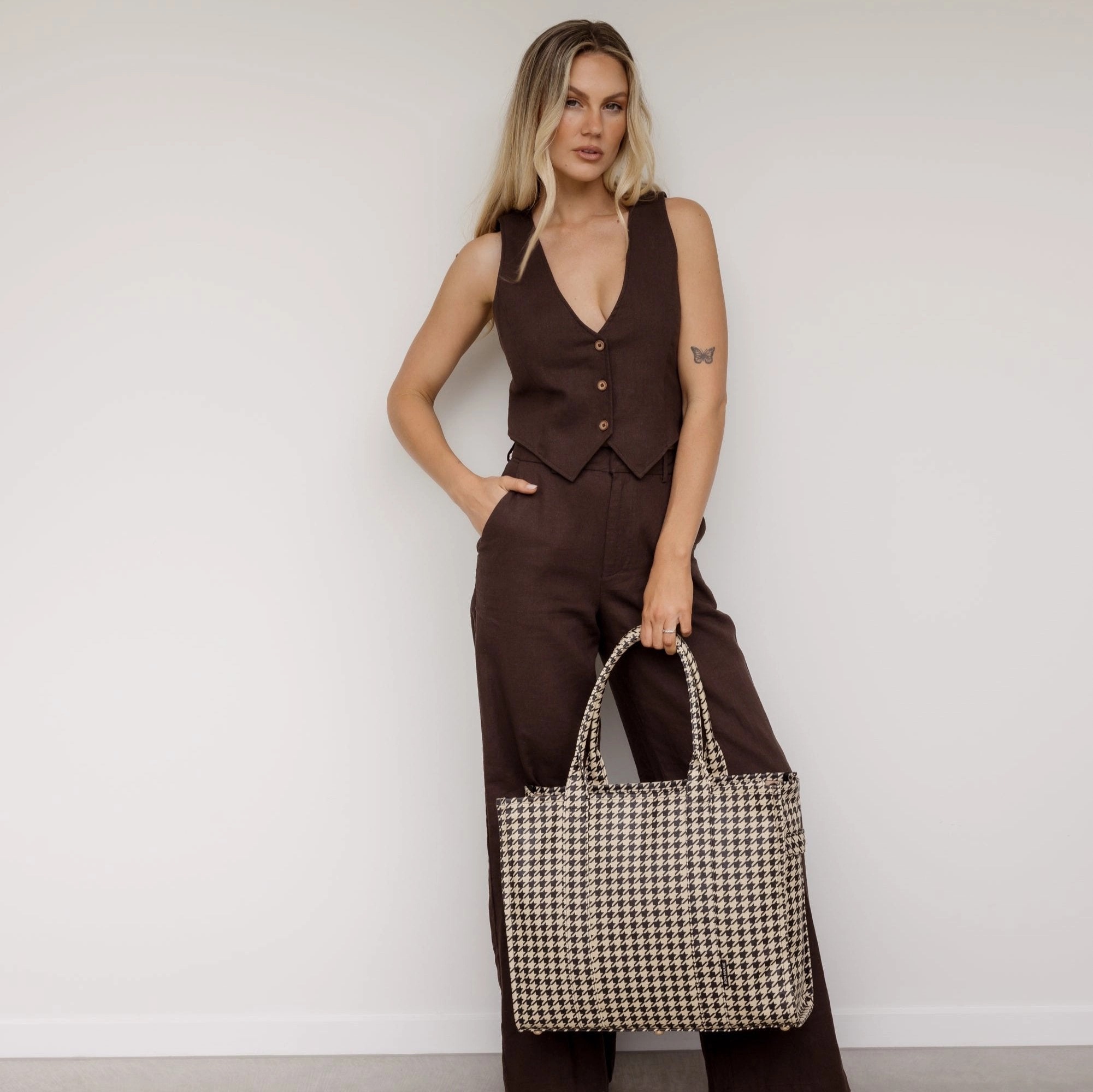 Large Bon Vivant Structured Tote Bag -- Black Houndstooth