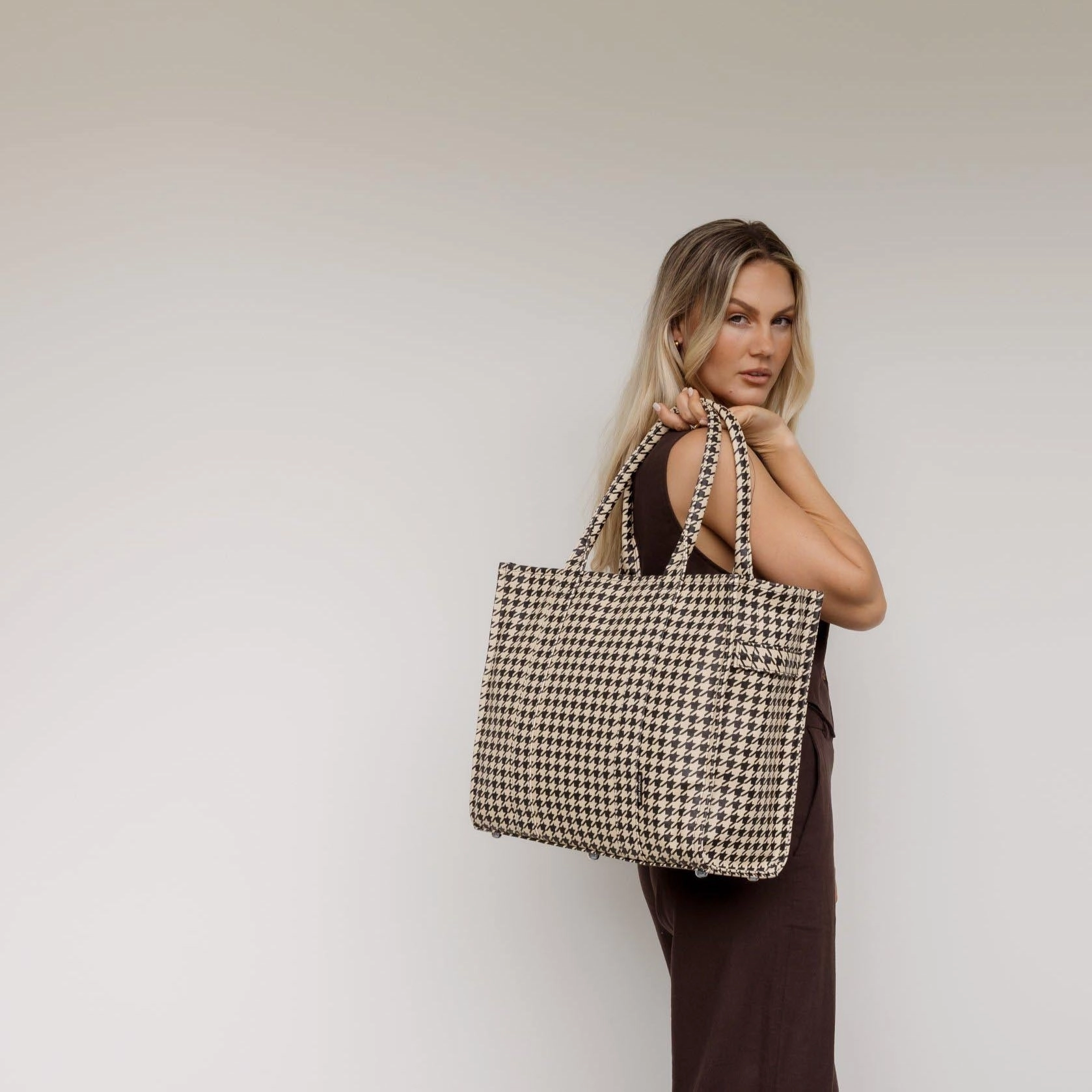 Large Bon Vivant Structured Tote Bag -- Black Houndstooth