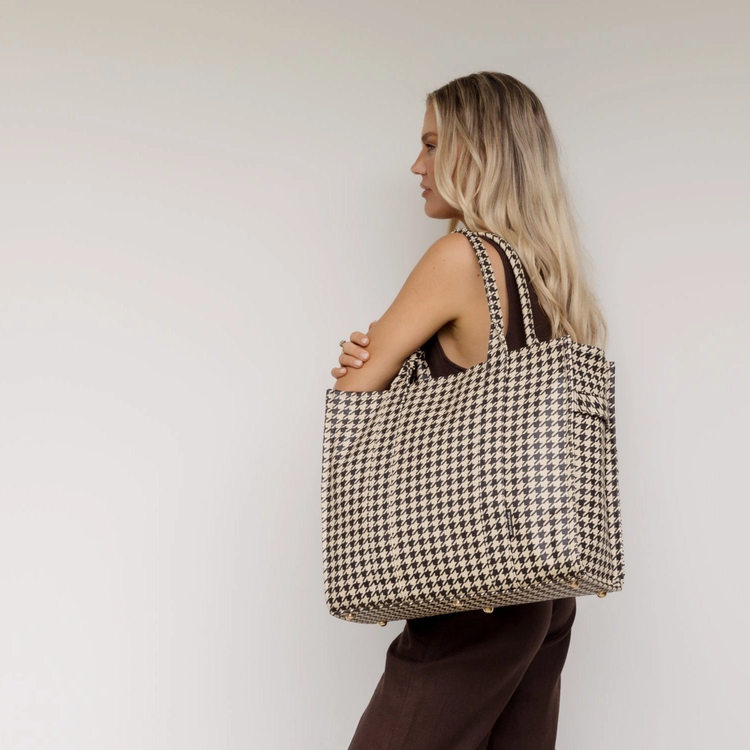 Large Bon Vivant Structured Tote Bag -- Black Houndstooth