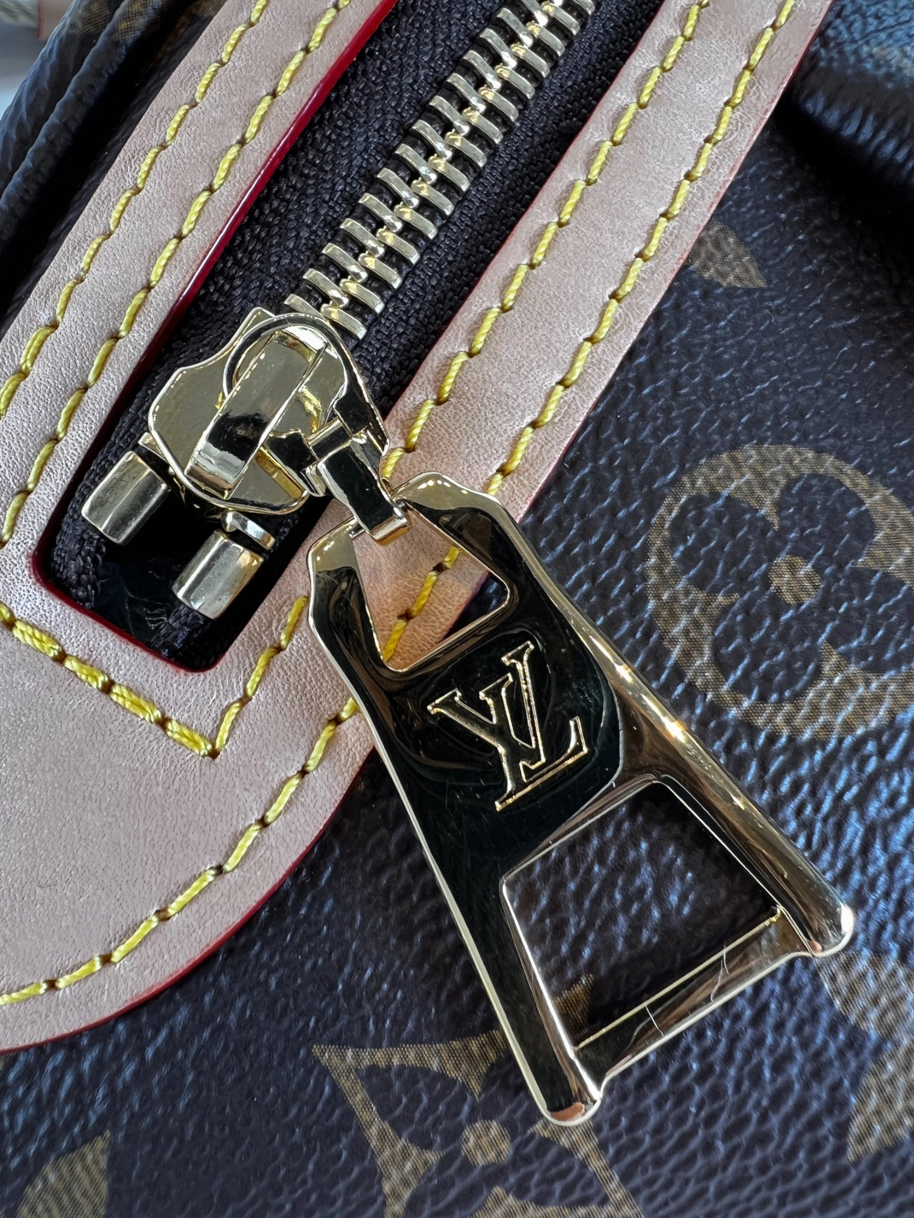 Louis Vuitton Monogram Canvas High Rise Bum Bag