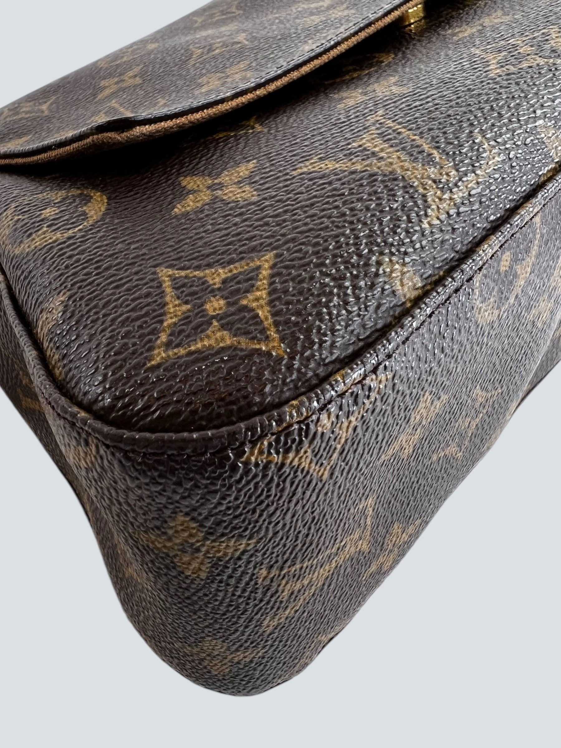 Louis Vuitton Monogram Canvas Looping Shoulder Handbag
