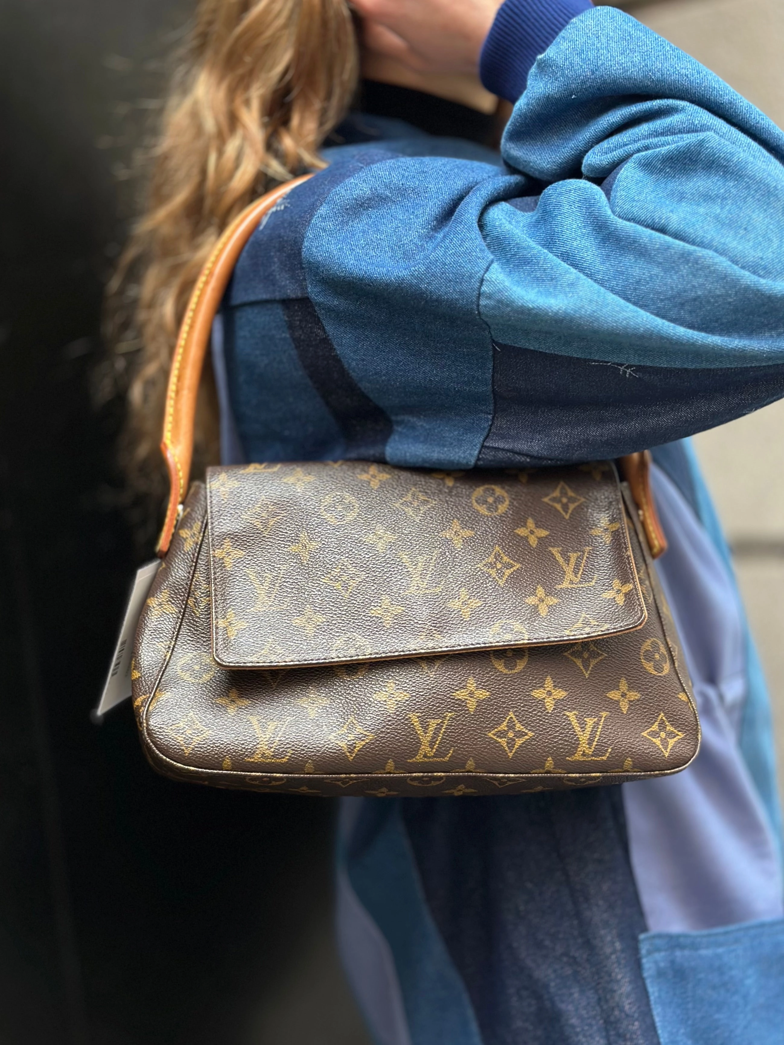 Louis Vuitton Monogram Canvas Looping Shoulder Handbag