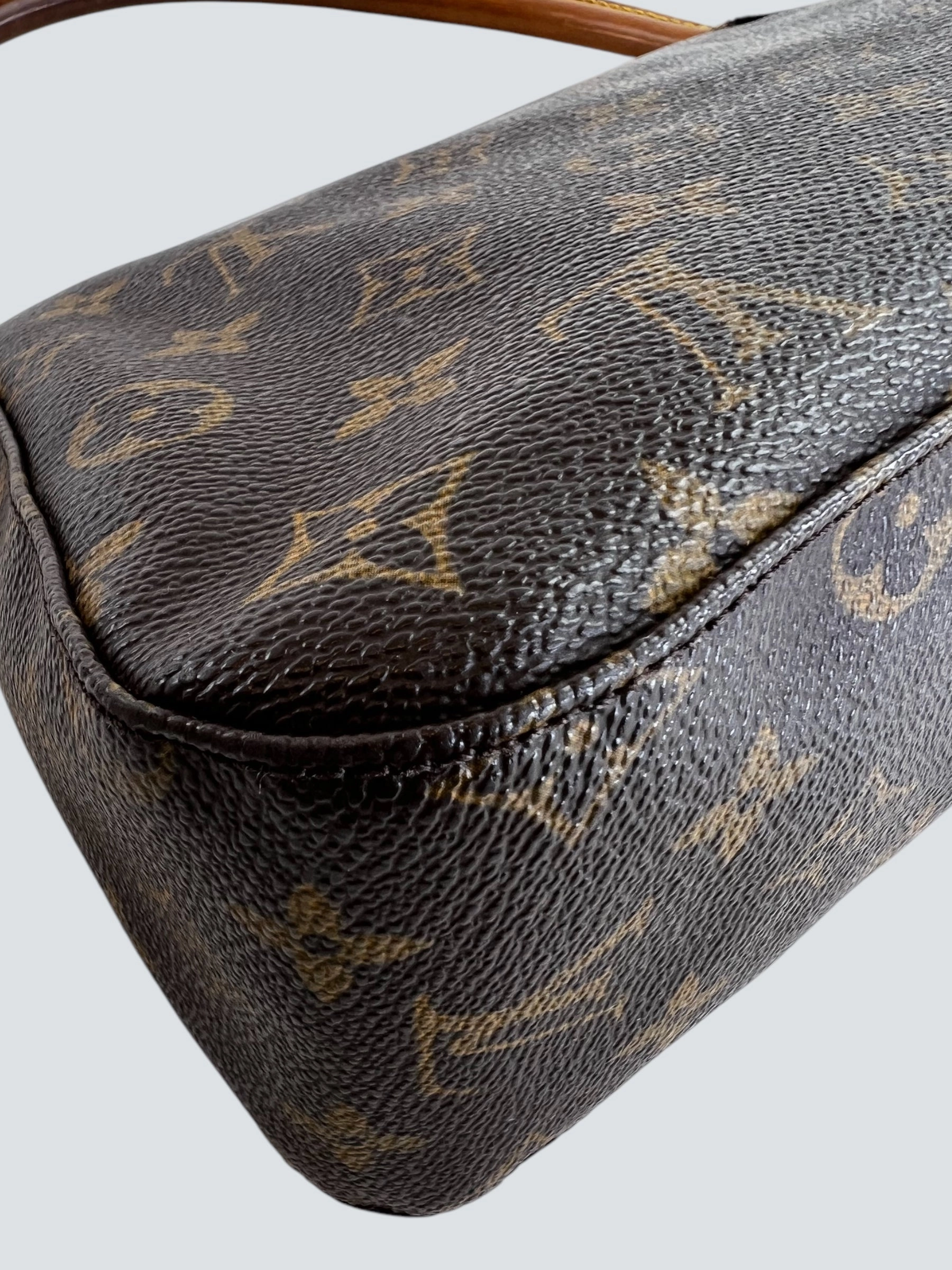 Louis Vuitton Monogram Canvas Looping Shoulder Handbag