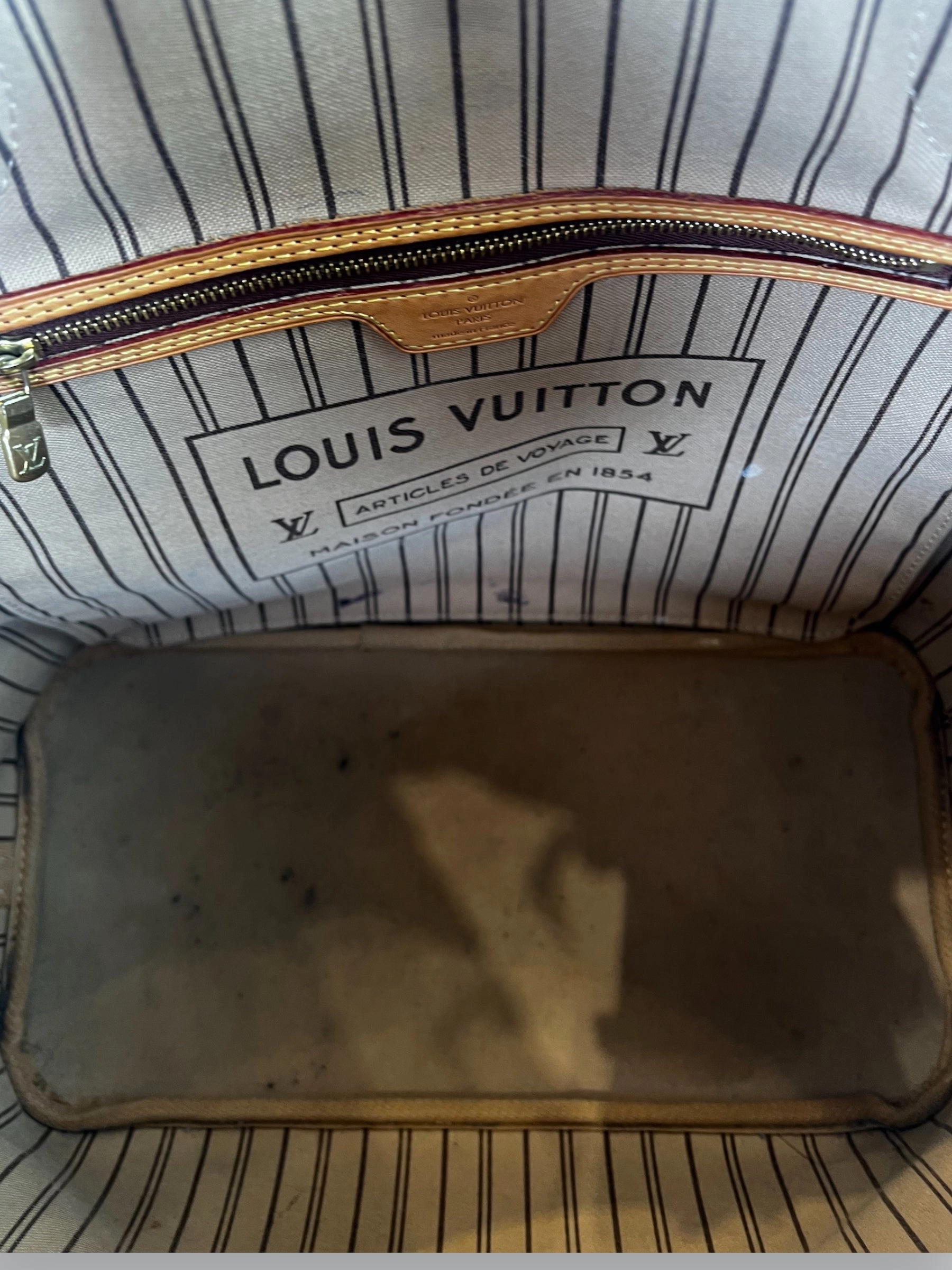 Louis Vuitton Monogram Canvas Neverfull MM