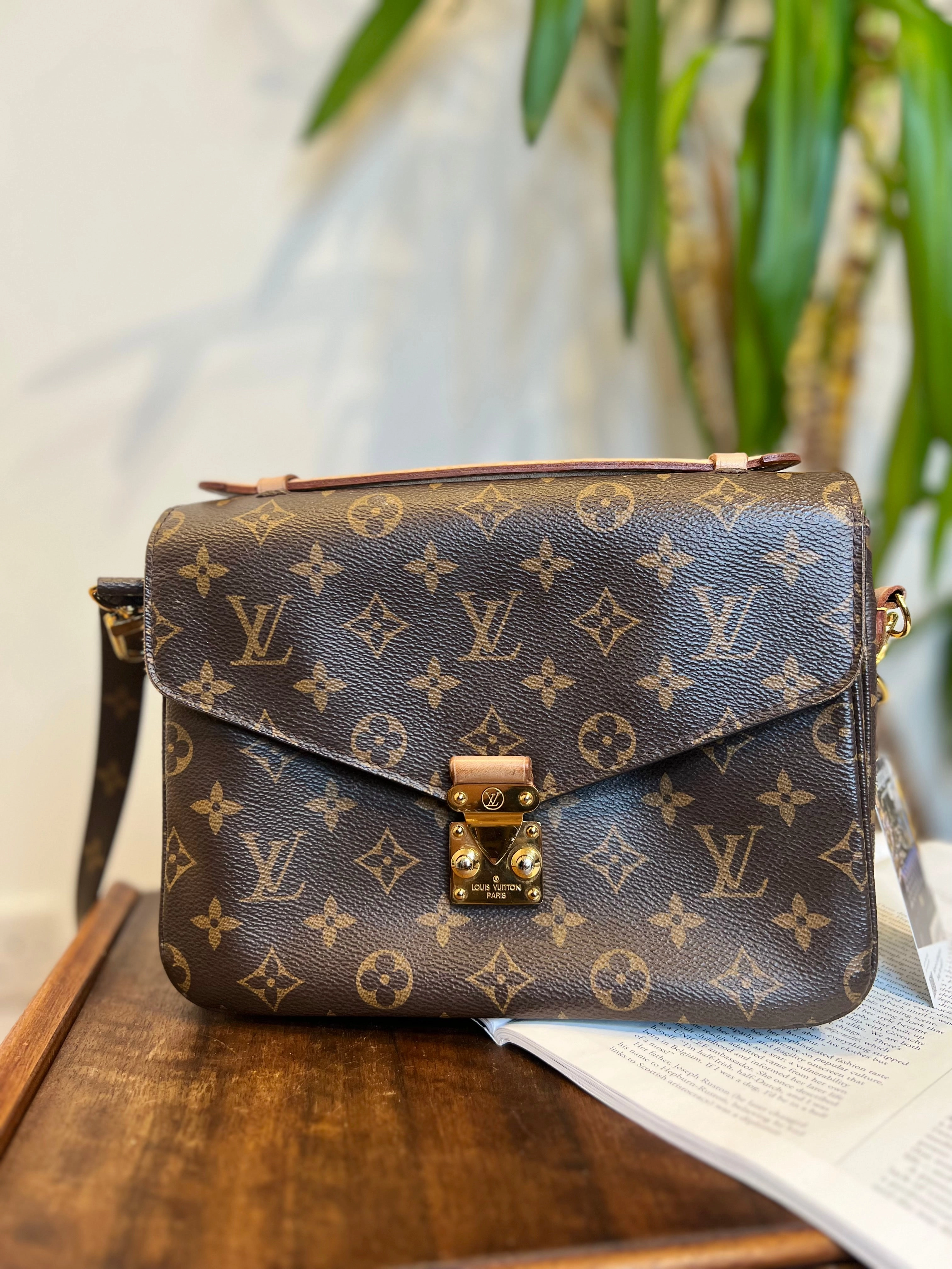 Louis Vuitton Monogram Canvas Pochette Metis Crossbody