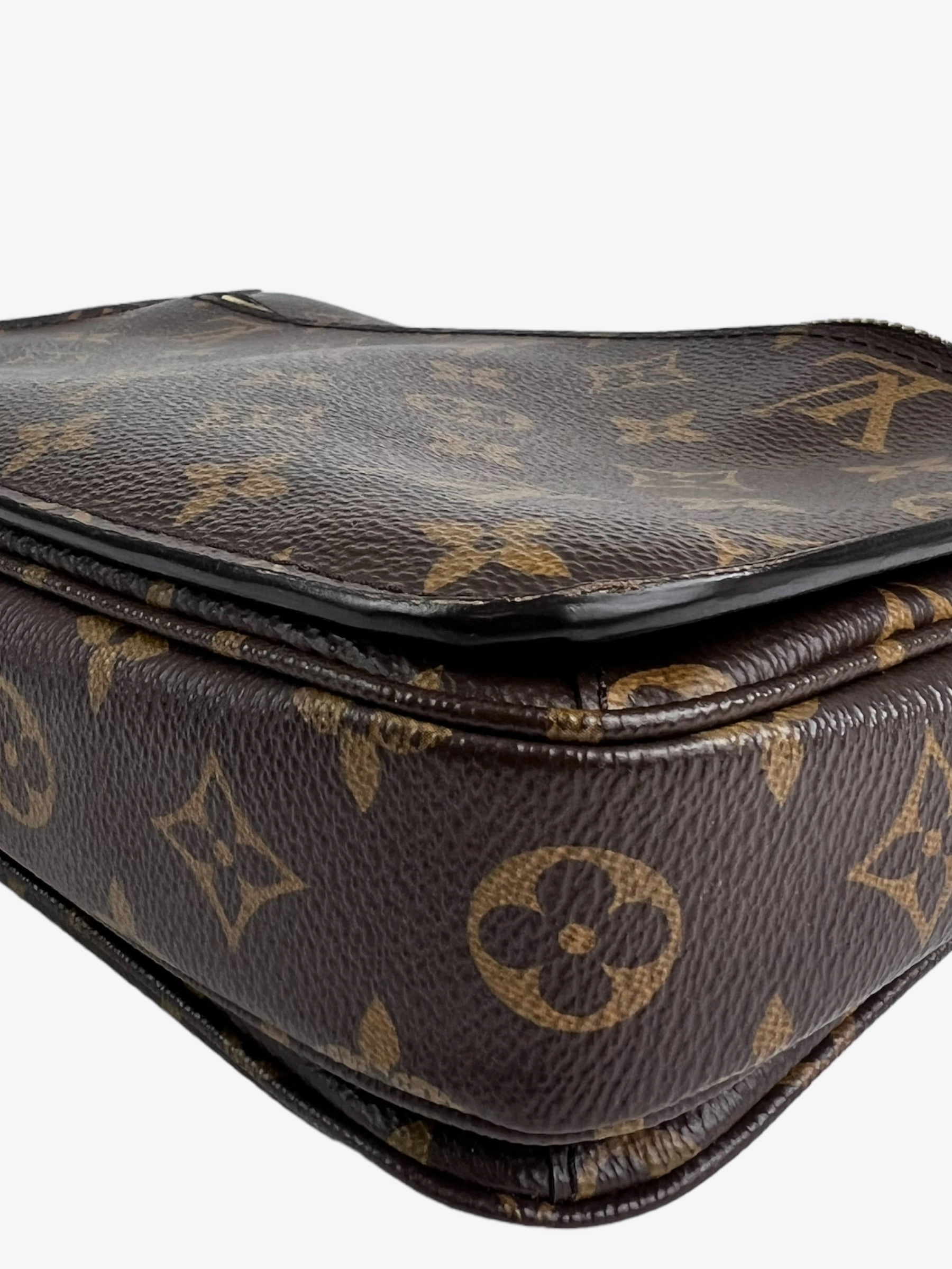 Louis Vuitton Monogram Canvas Pochette Metis Crossbody