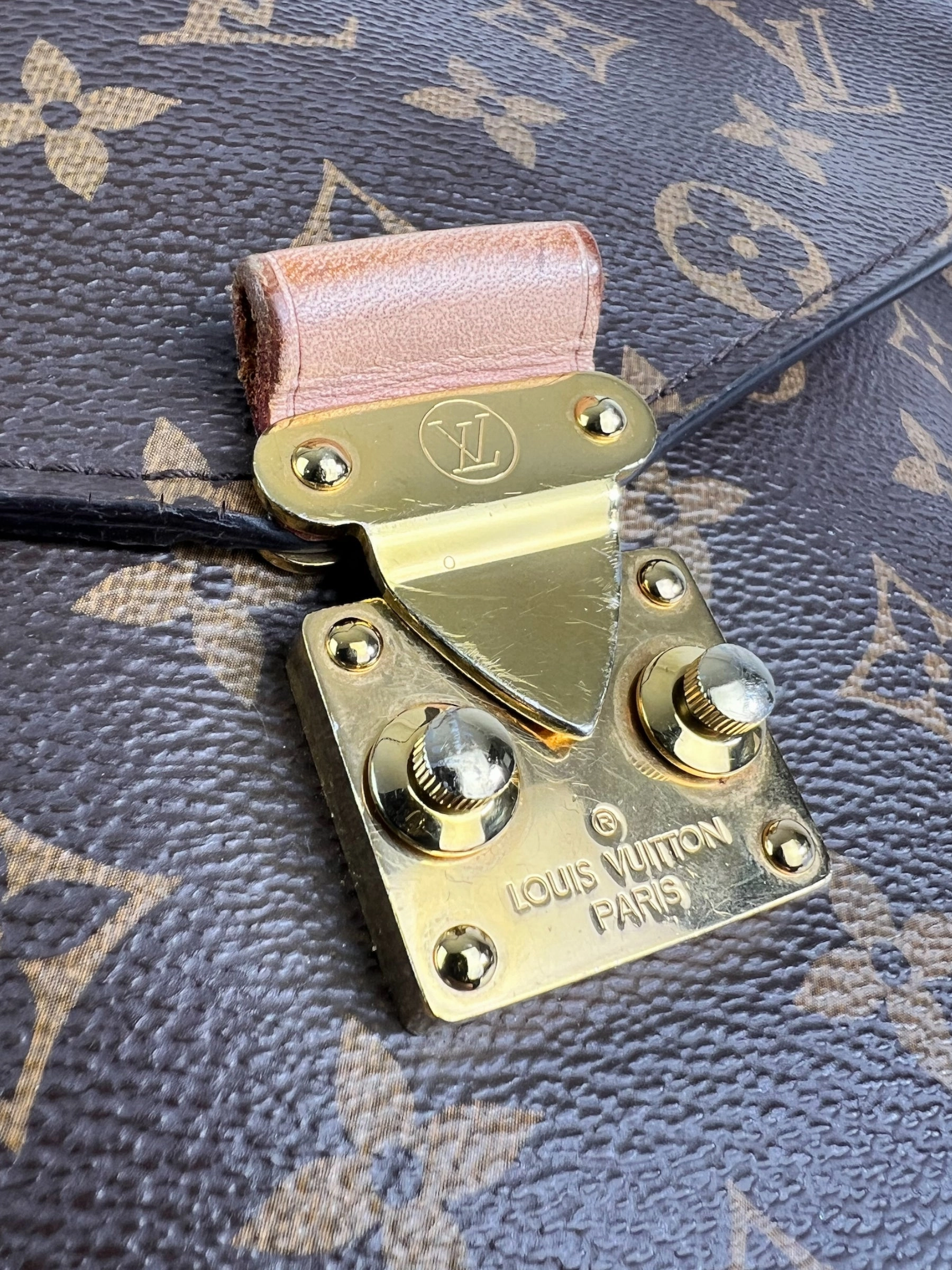 Louis Vuitton Monogram Canvas Pochette Metis Crossbody