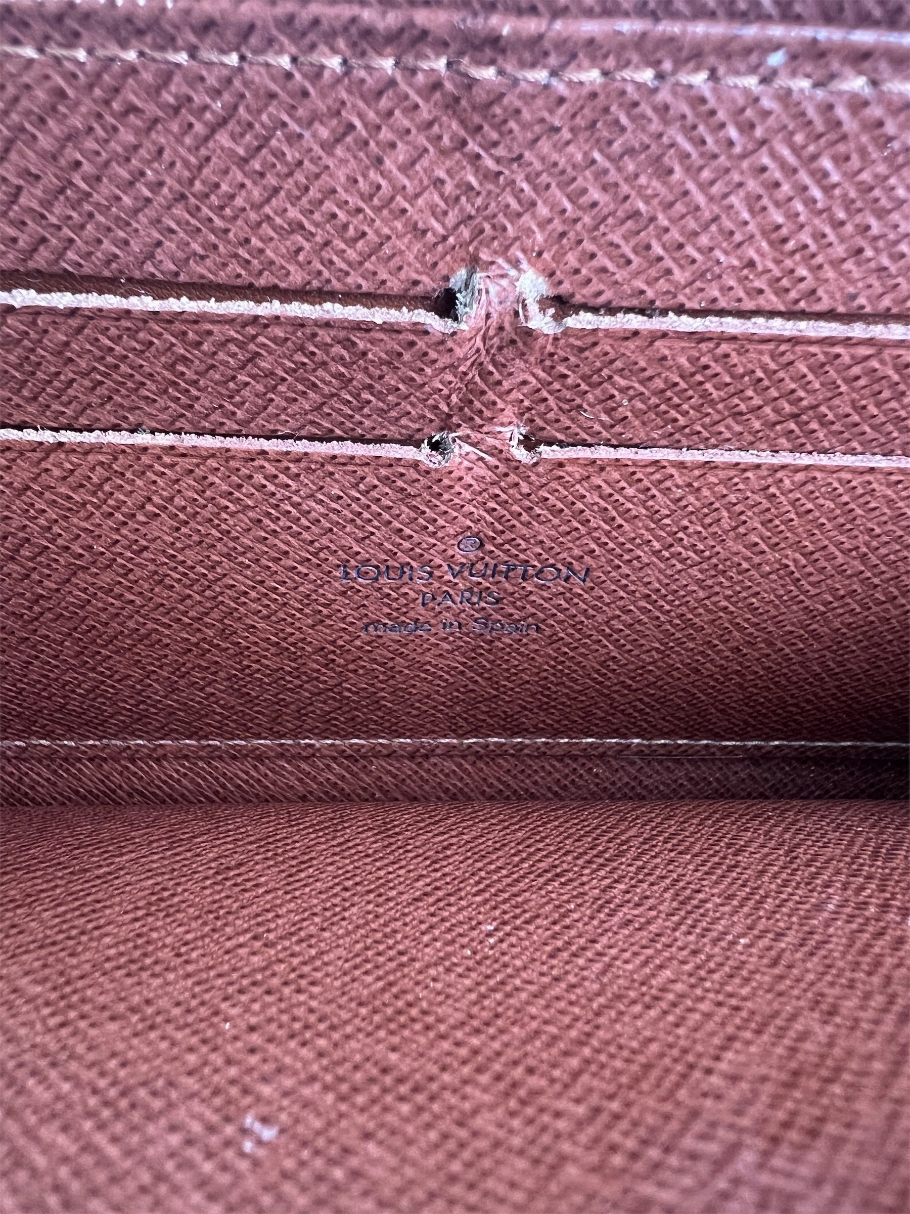 Louis Vuitton Monogram Canvas Zippy Wallet