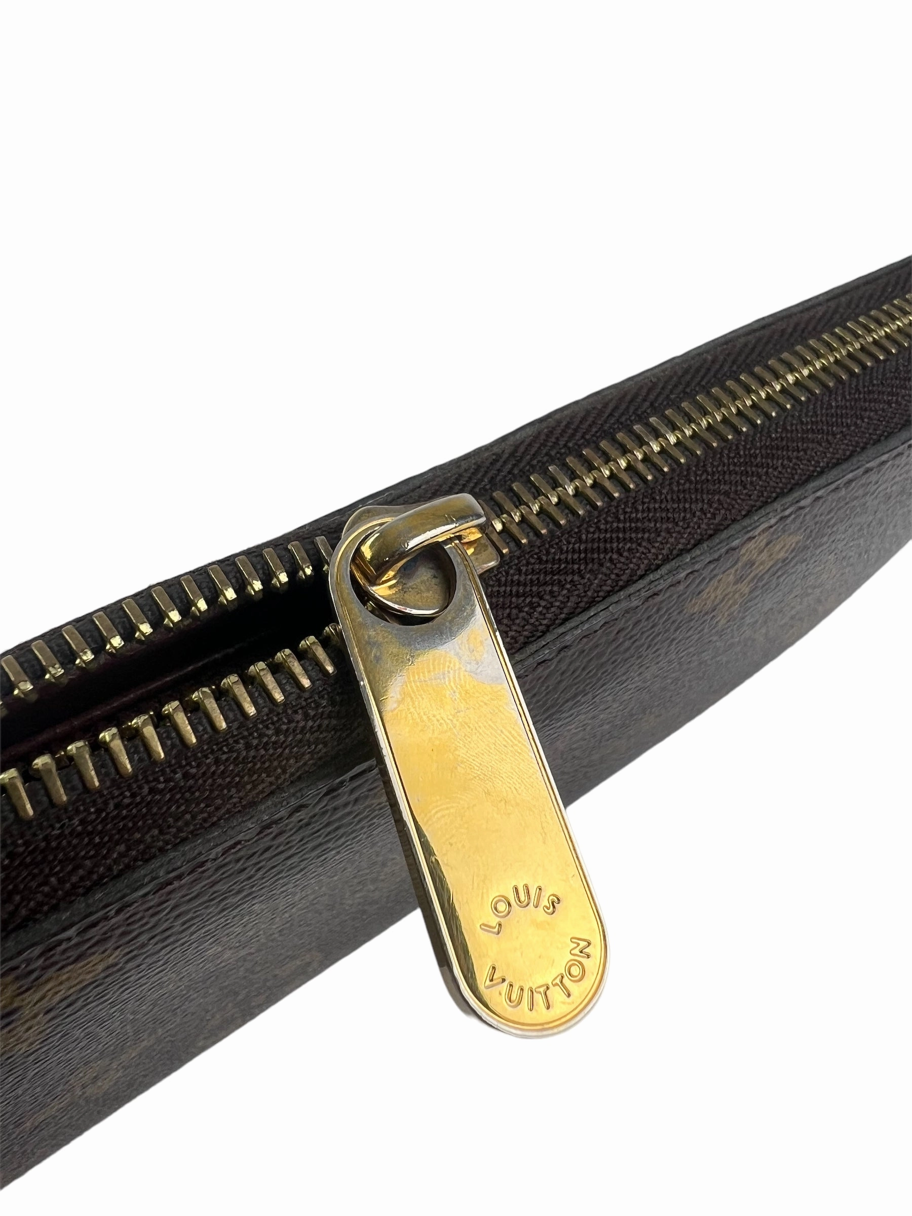 Louis Vuitton Monogram Canvas Zippy Wallet