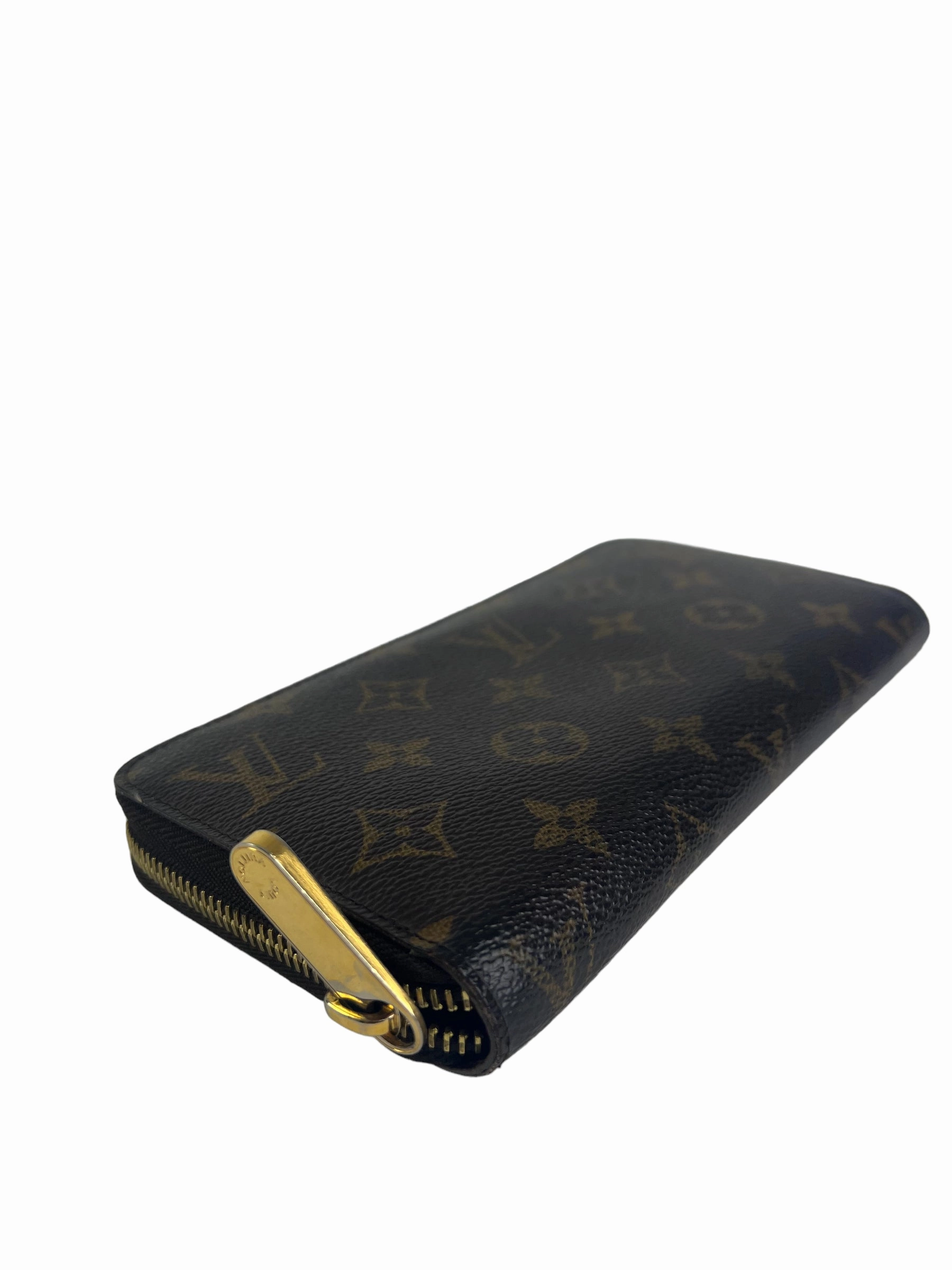 Louis Vuitton Monogram Canvas Zippy Wallet