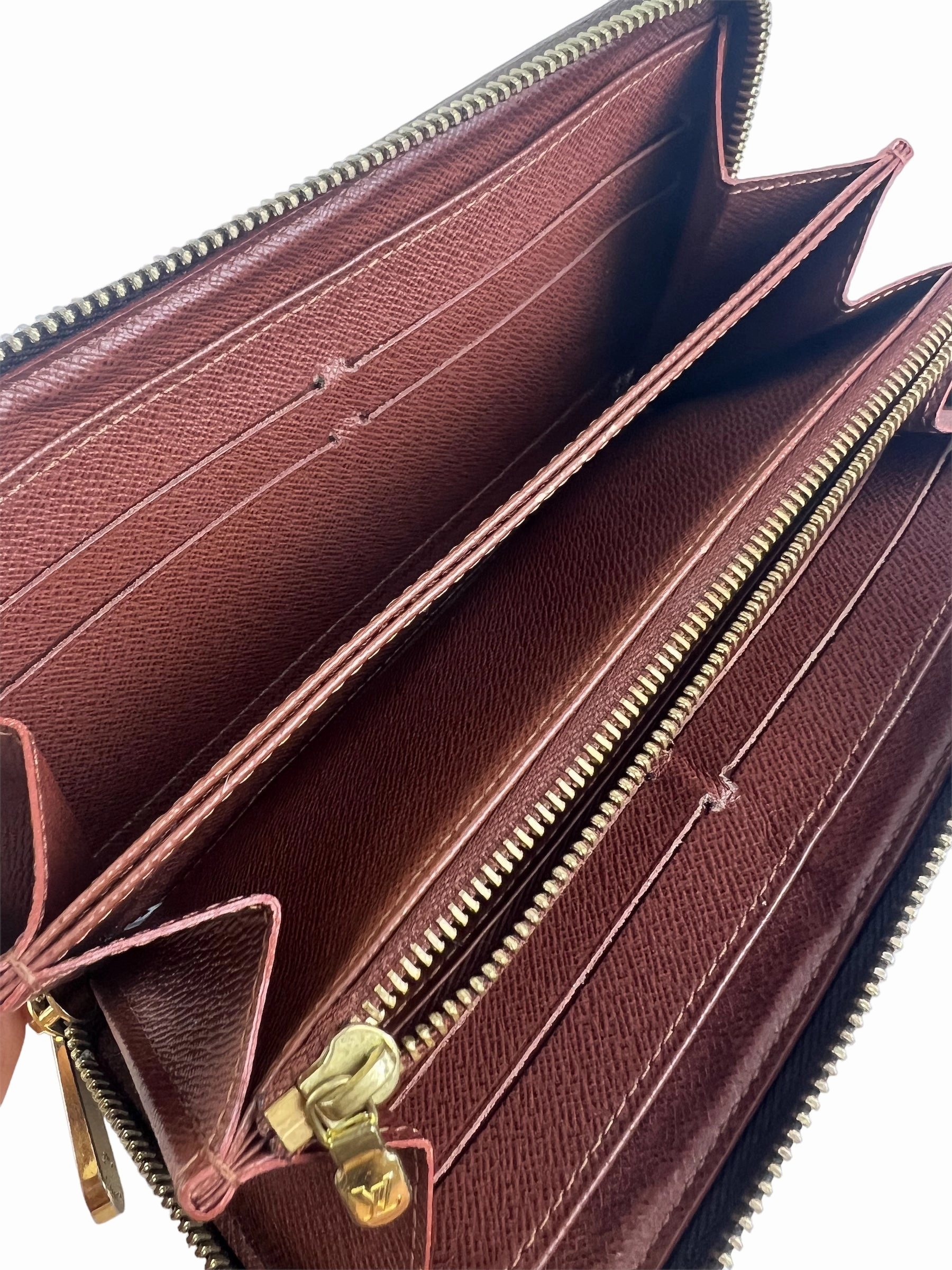 Louis Vuitton Monogram Canvas Zippy Wallet