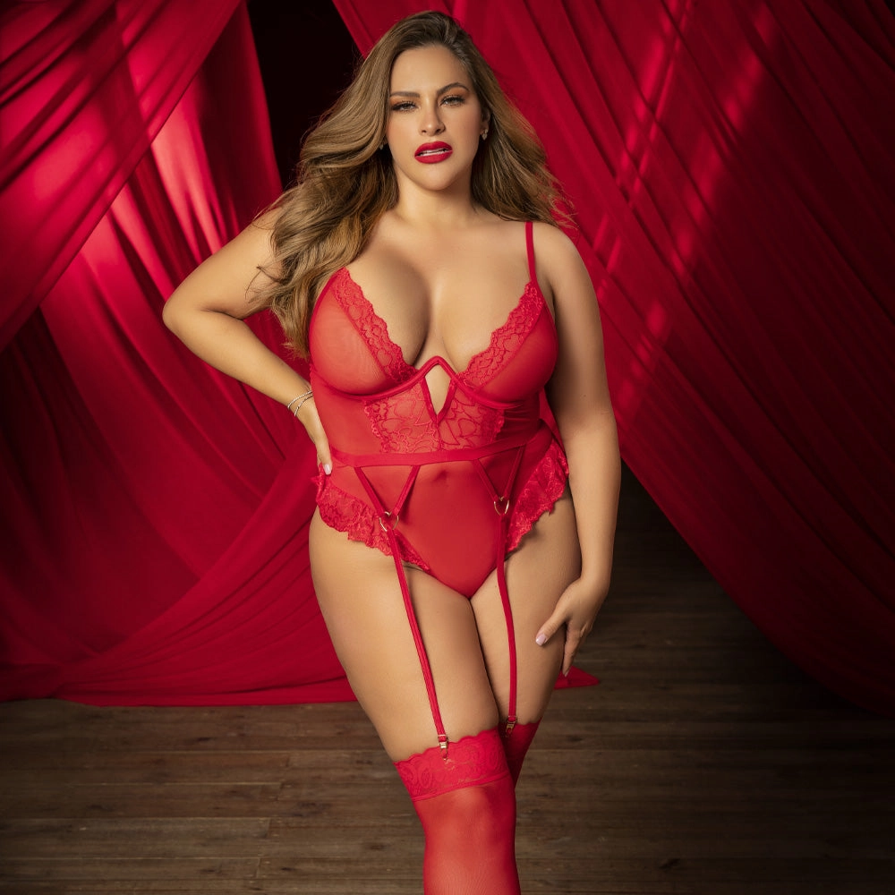 Mapale Exposed Underwire Teddy With Heart Charm Garters - Curvy