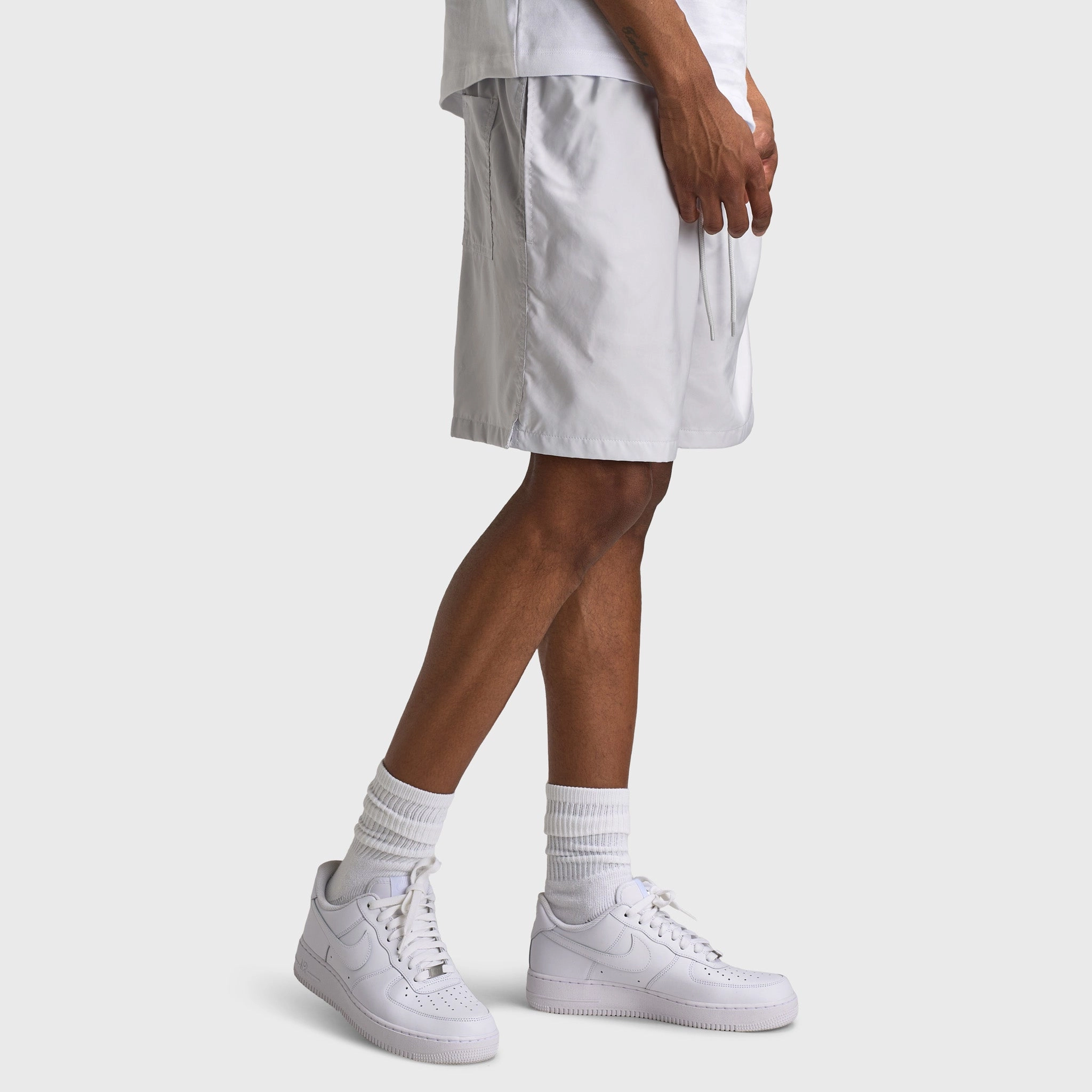 Nike Club Flow Shorts Photon Dust / White