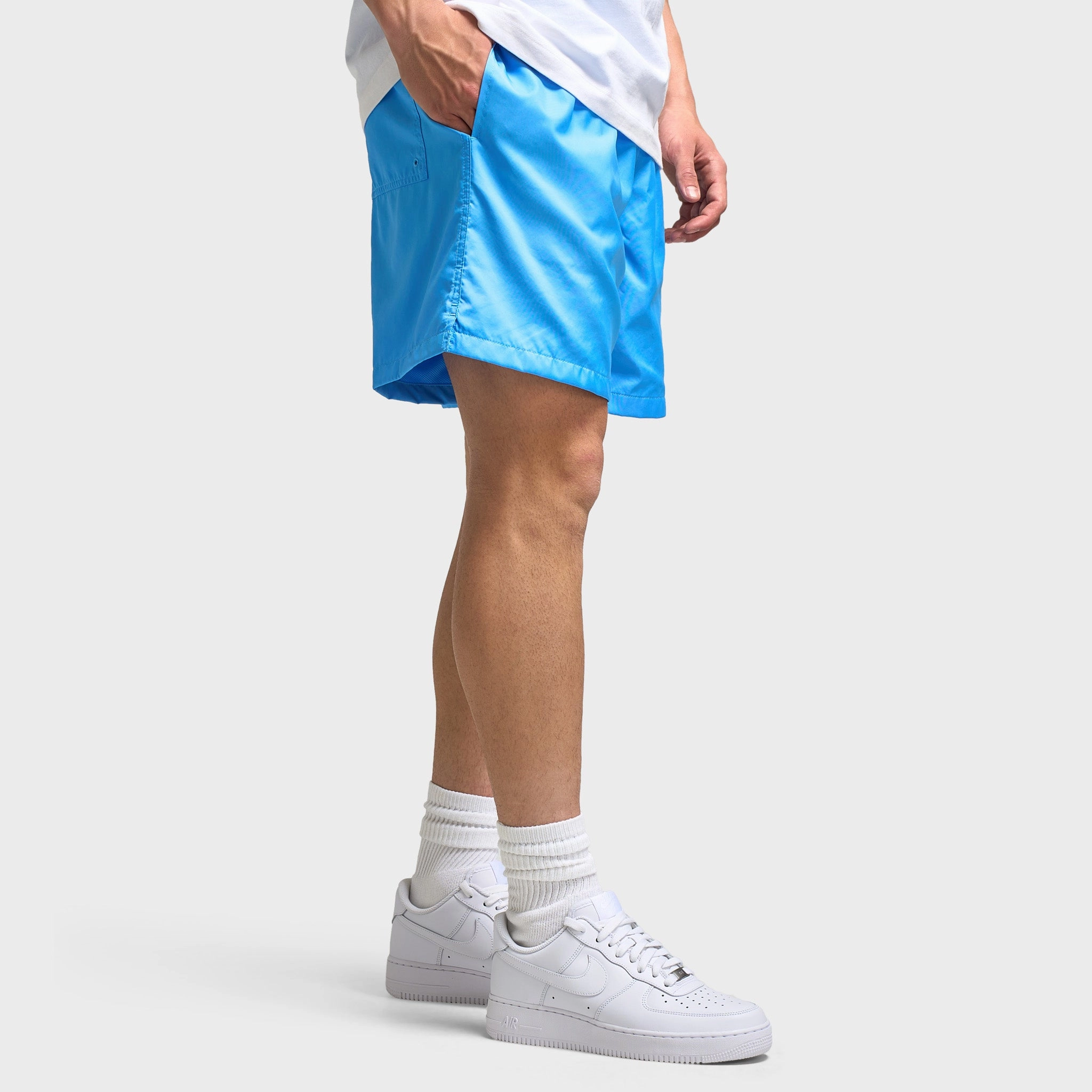Nike Club Flow Shorts University / White