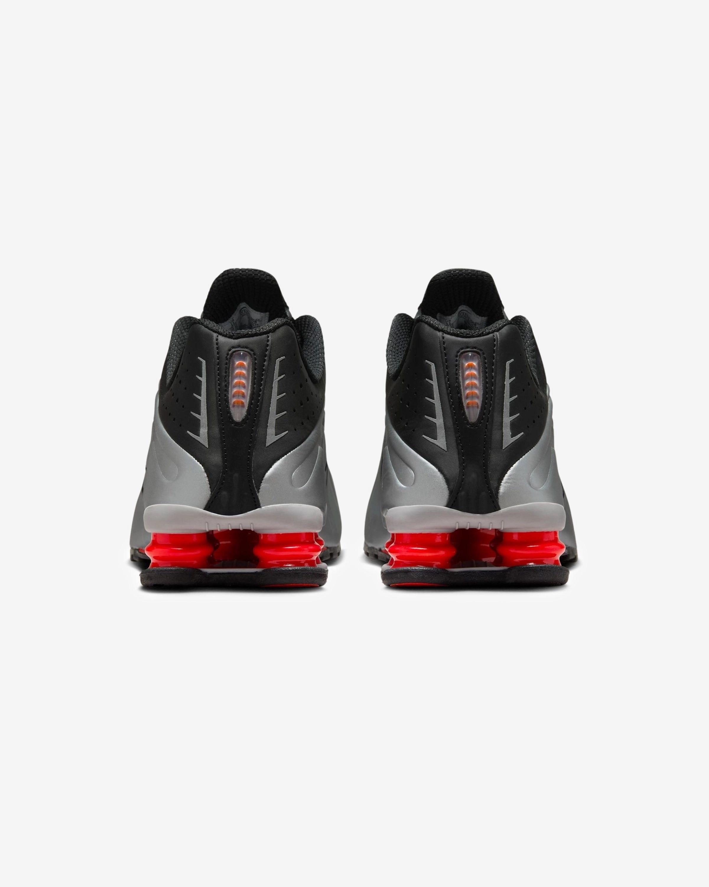 NIKE SHOX R4 - BLACK/ METALLICSILVER