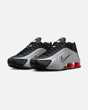 NIKE SHOX R4 - BLACK/ METALLICSILVER