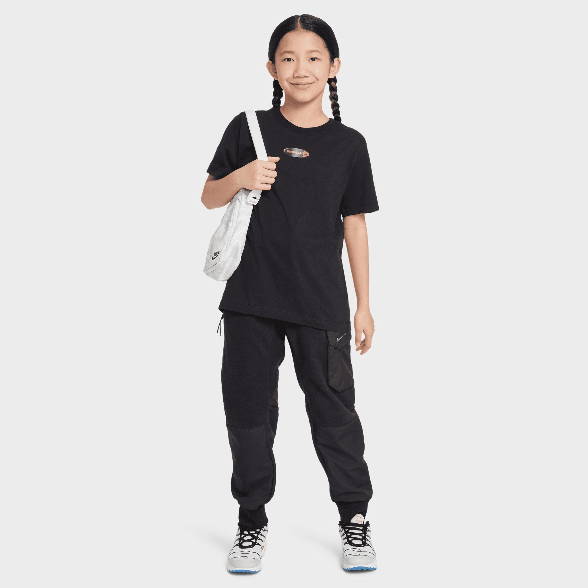 Nike Sportswear Juniors' Graphic T-Shirt / Black