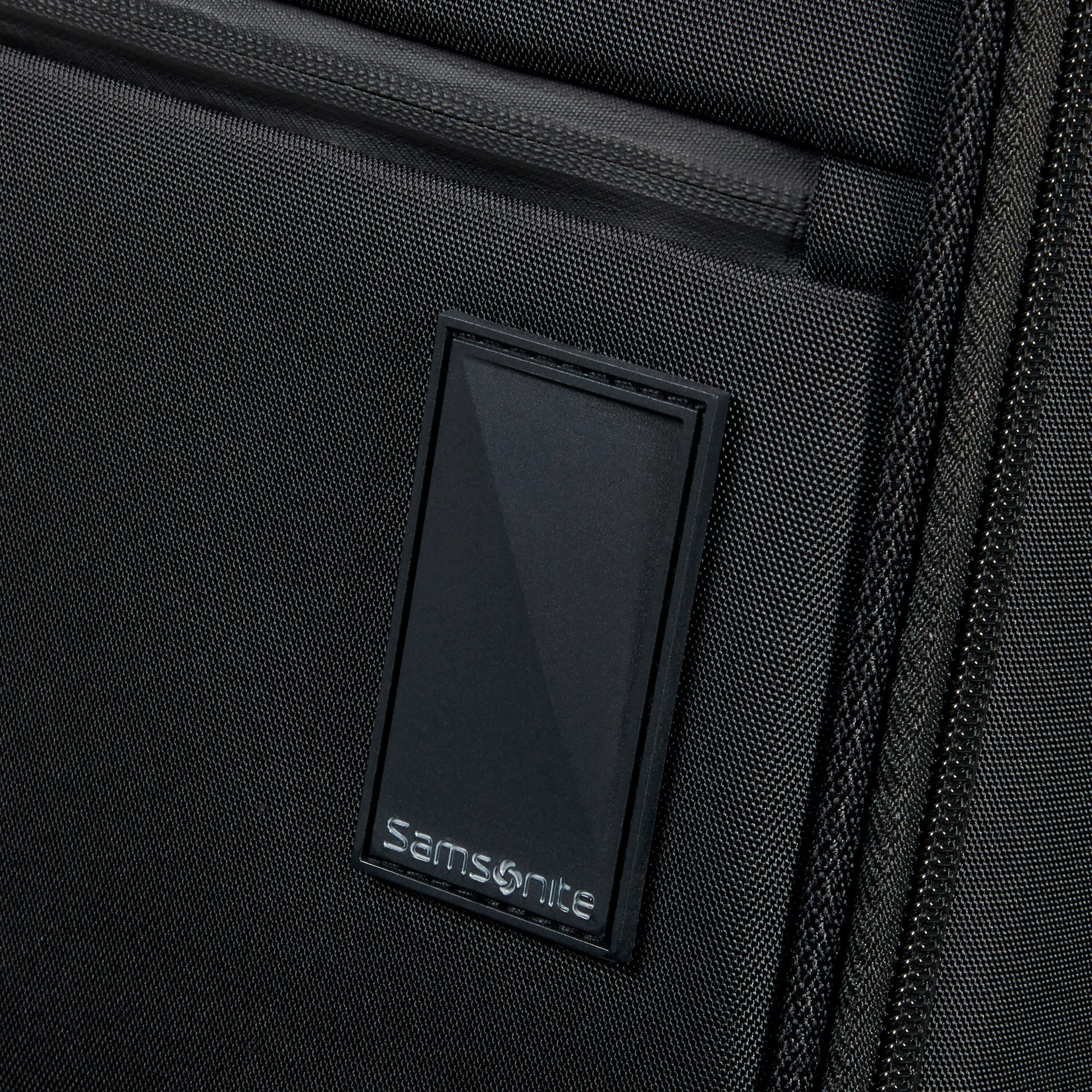 Samsonite Vaycay Carry-on