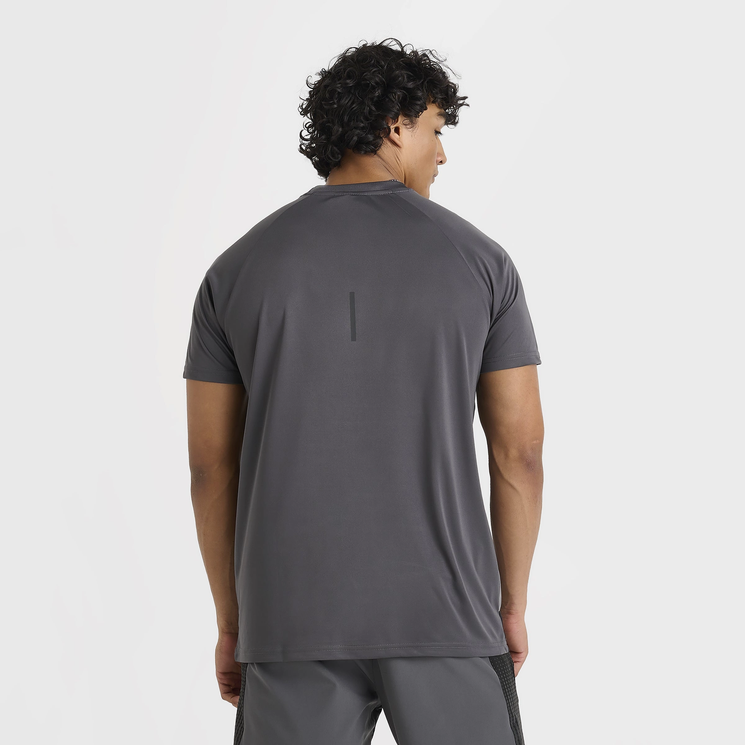 Sonneti Elbrus Graphic T-Shirt / Turbulence