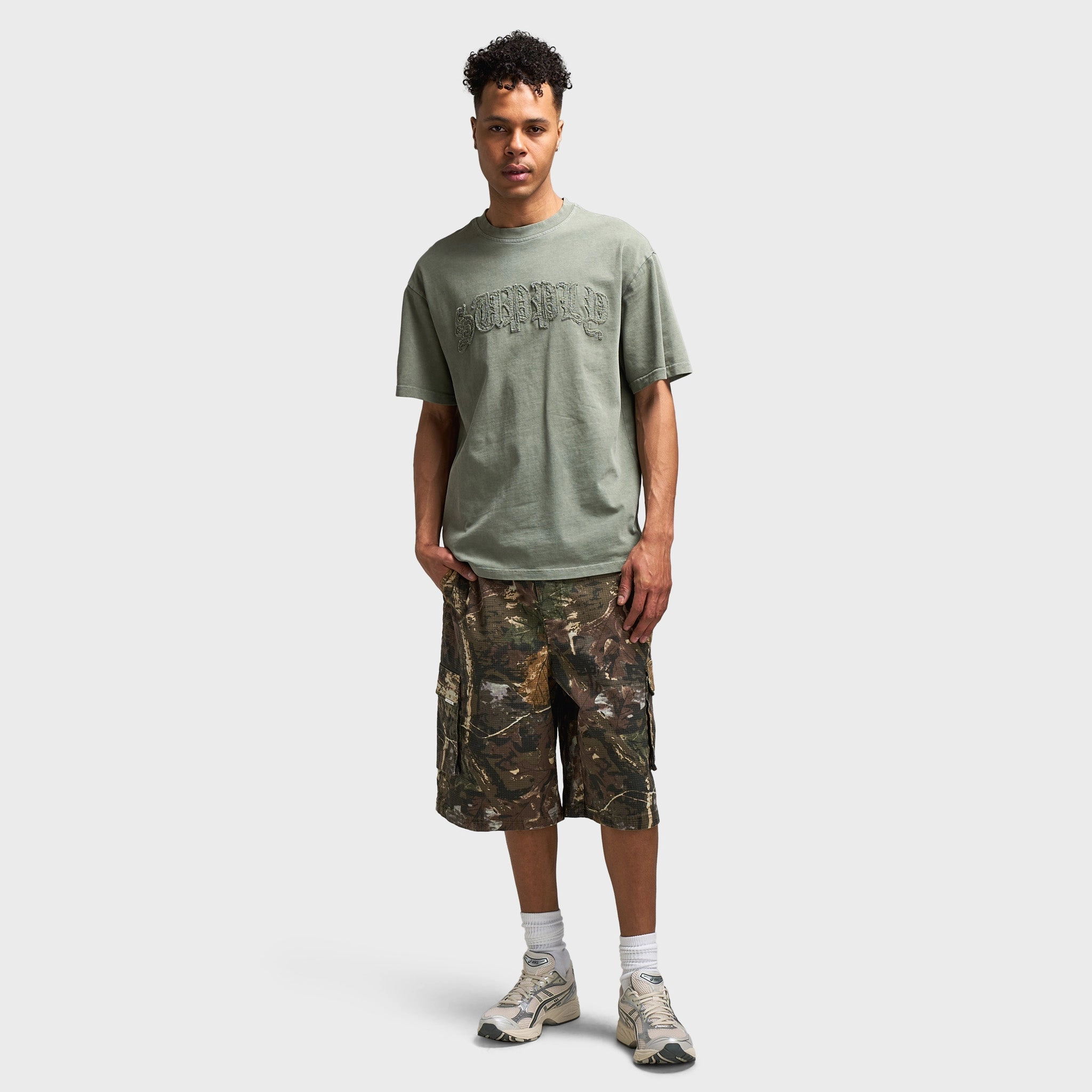 Supply & Demand Aydar Graphic T-Shirt / Washed Ivy Green