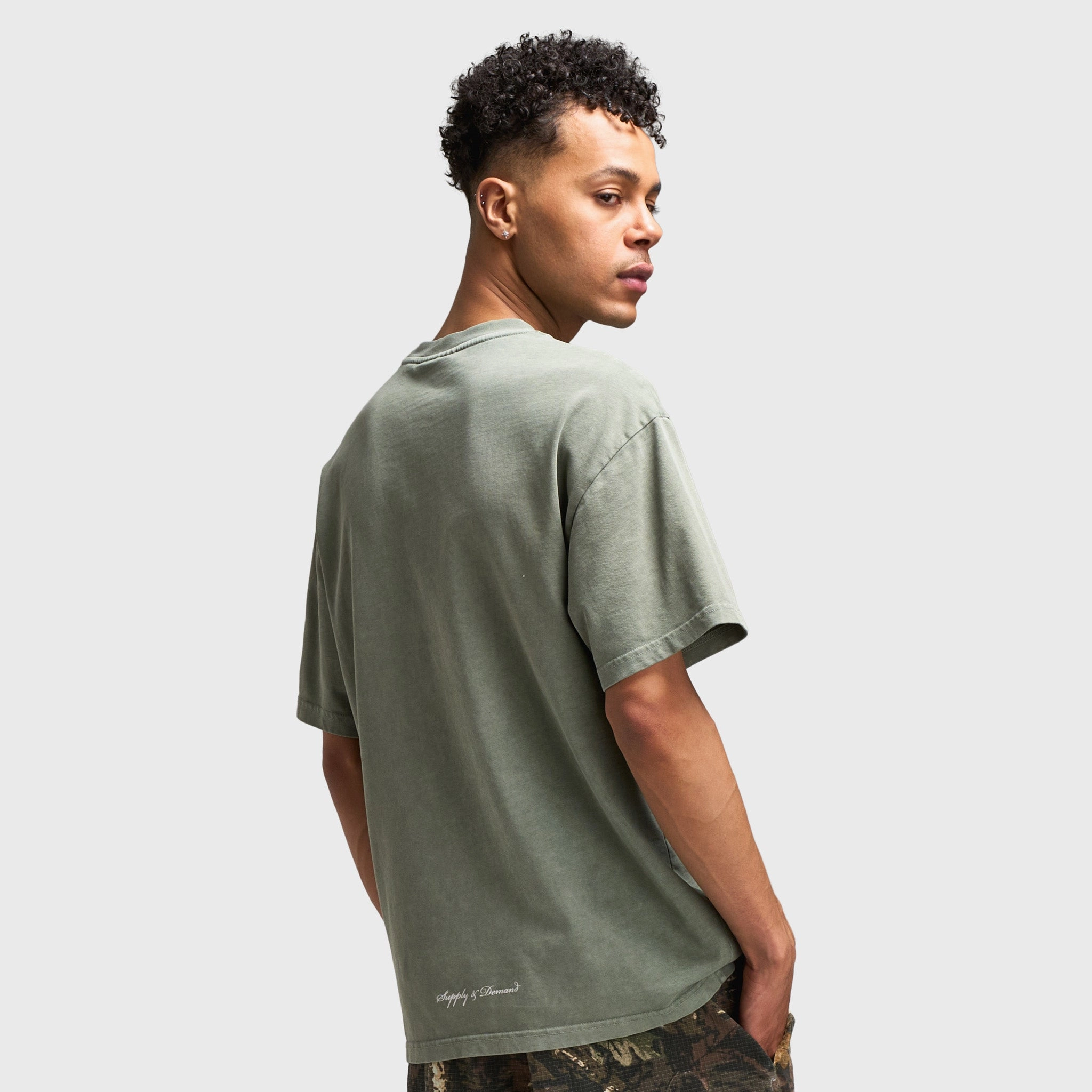 Supply & Demand Aydar Graphic T-Shirt / Washed Ivy Green