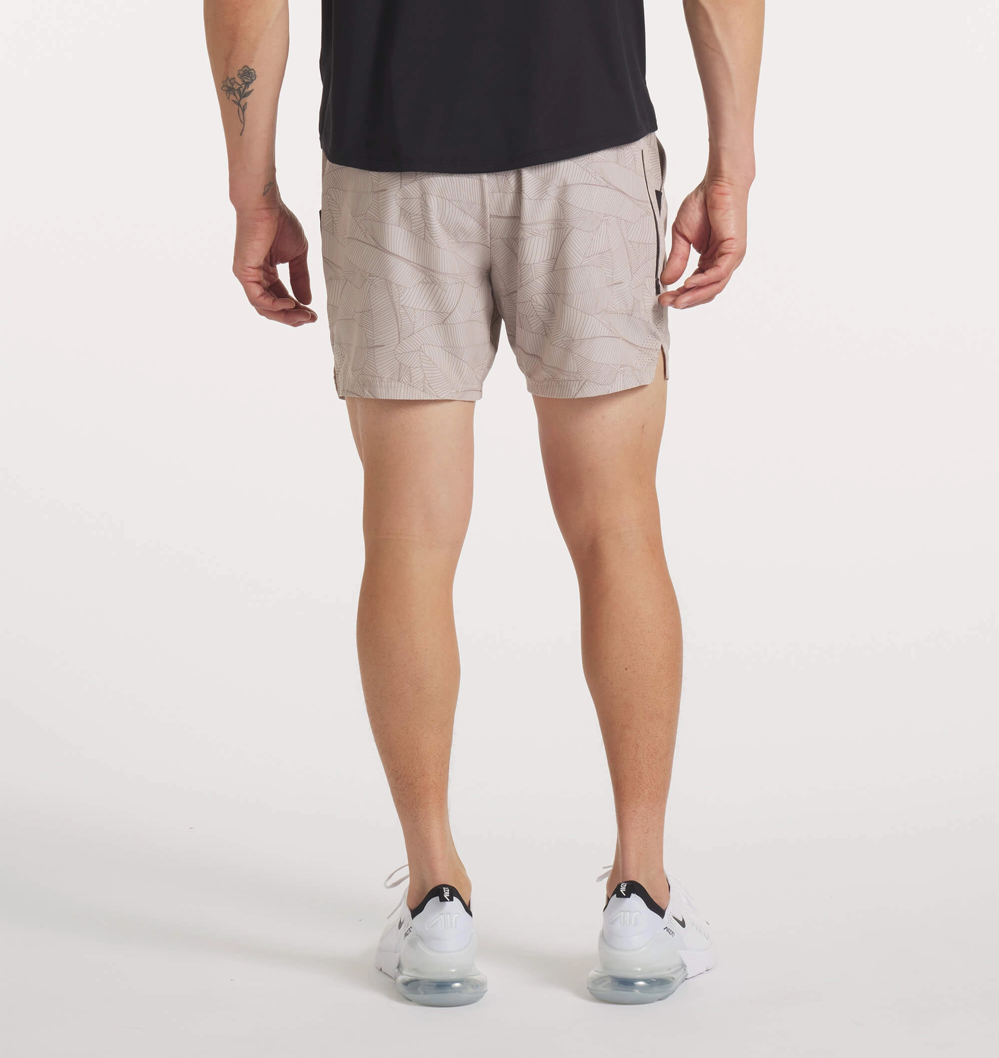 UNRL Stride Short [5.5]